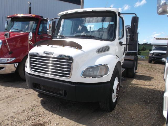 Image #0 (2005 FREIGHTLINER M2 S/A 5TH WHEEL TRUCK)